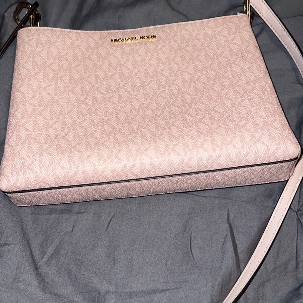 Michael Kors Crossbody - Picture 6 of 10